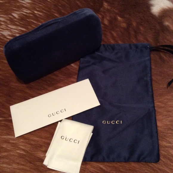 💯 Authentic Gucci sunglasses Gift Set! - Picture 3 of 3